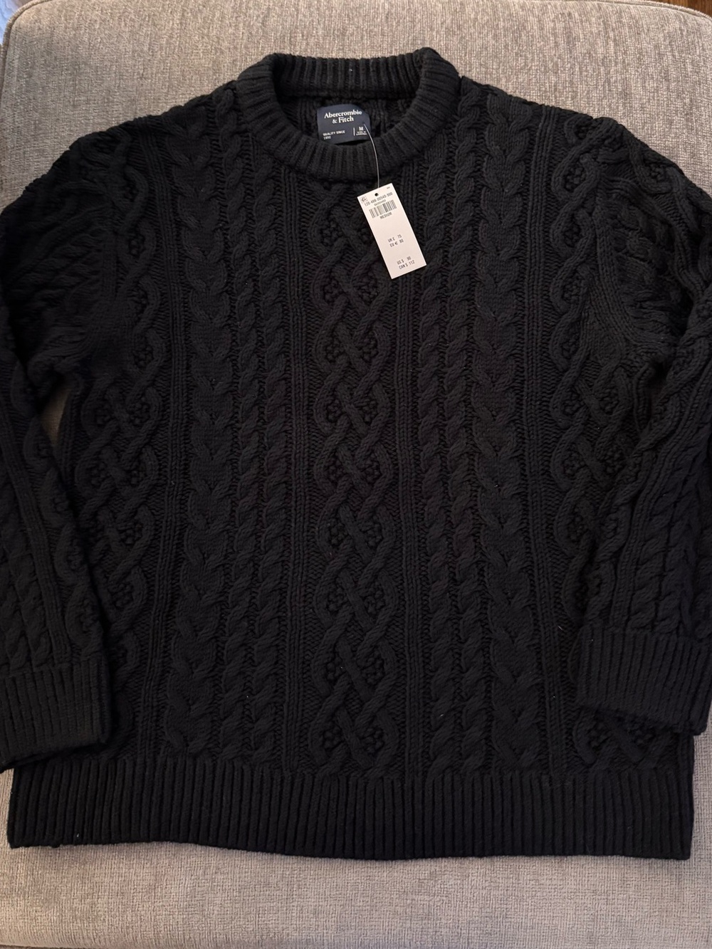 NWT Men’s Abercrombie & Fitch cable sweater
